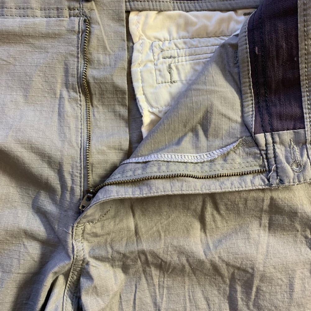 Sonoma Cargo Shorts – Gray – Men’s Size 44 – NWT – Knee Length - Picture 4 of 8